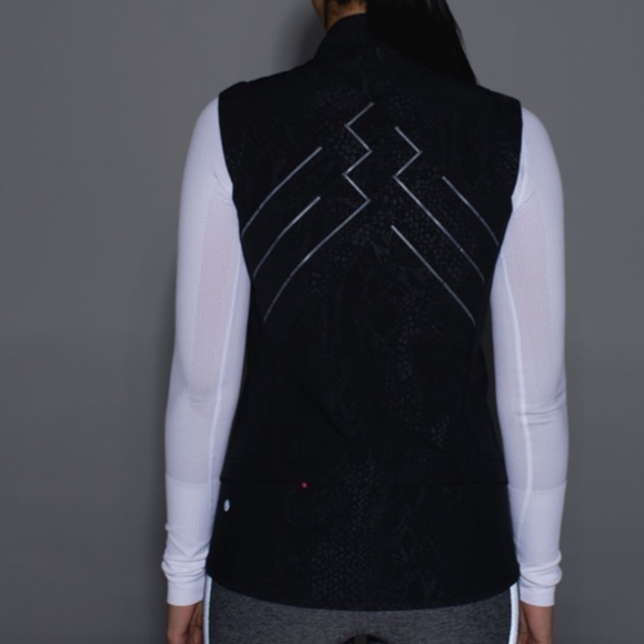 Lululemon Light Speed Vest size 10 - Picture 3 of 10